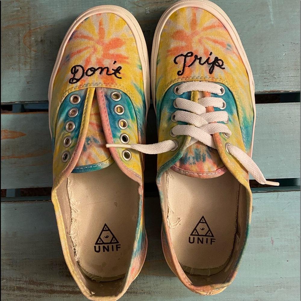 UNIF RARE Don’t Trip Lows in Tie Dye - Picture 8 of 16
